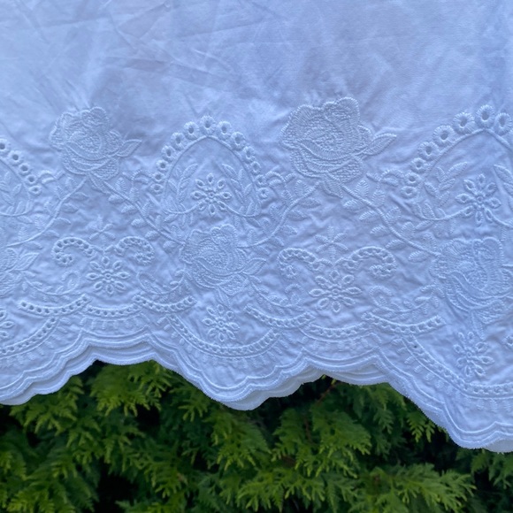 Brooks Brothers Embroidered White Cotton Belle Sleeves Shirt - Picture 3 of 4